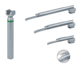 Компоненти ветеринарного неонантального F.O. волоконно-оптичного набору Miller LTI-6007. На фото показано мала рукоятка зеленого стандарту та три прямі клинки Miller малих розмірів (№00, 0, 1). Внизу є збільшене зображення кінчика клинка зі світловодом