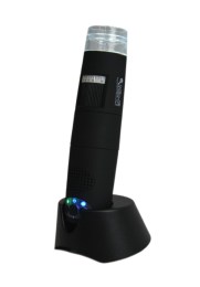 Чорний портативний цифровий дерматоскоп на підставці, з регулювальним кільцем та світлодіодними індикаторами