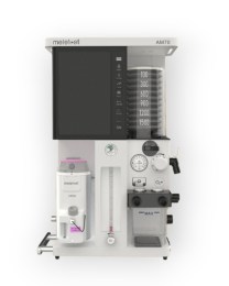 Фронтальна панель ветеринарної системи АМ70: 10,1 дюймовий дисплей з графіками вентиляції, вбуований ротаметр кисню та блок абсорбера. Апарат підтримує дихальний обєм від 5 мл, що підходить для екзотичних тварин та гризунів