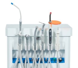 Деталізація інструментального блоку системи GU-P. Триходовий шприц, розєми для наконечників, фотополімеризаційна лампа з захисним екраном та ультразвуковий скалер